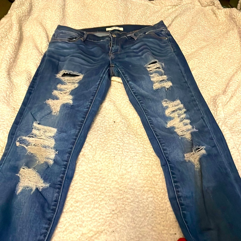 PacSun Distressed Skinny Jeans size 6.